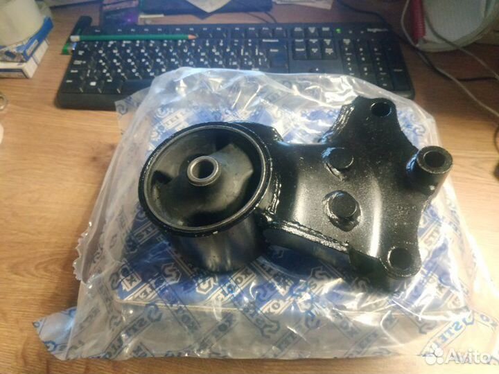 Опора двигателя задняя Kia Spectra