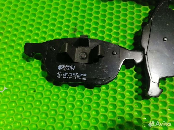 Тормозные колодки передние Ford Mondeo