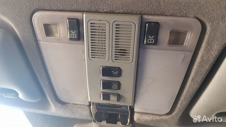 Плафон освещения салона на Mercedes W140