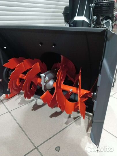 Снегоуборочная машина Honda GX 240 super