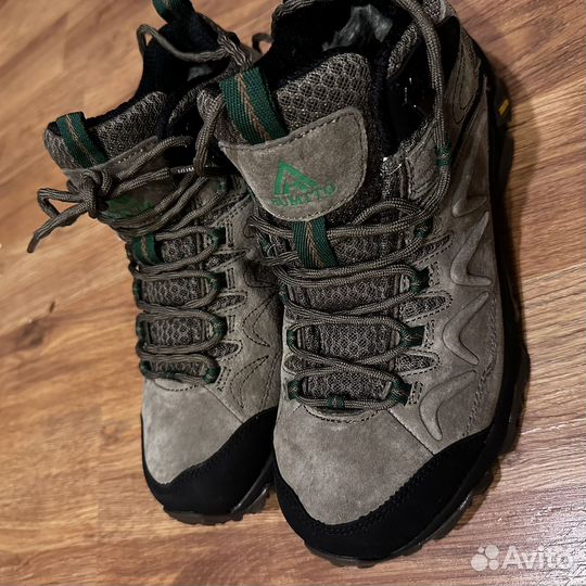 Треккинговые ботинки женские Humtto