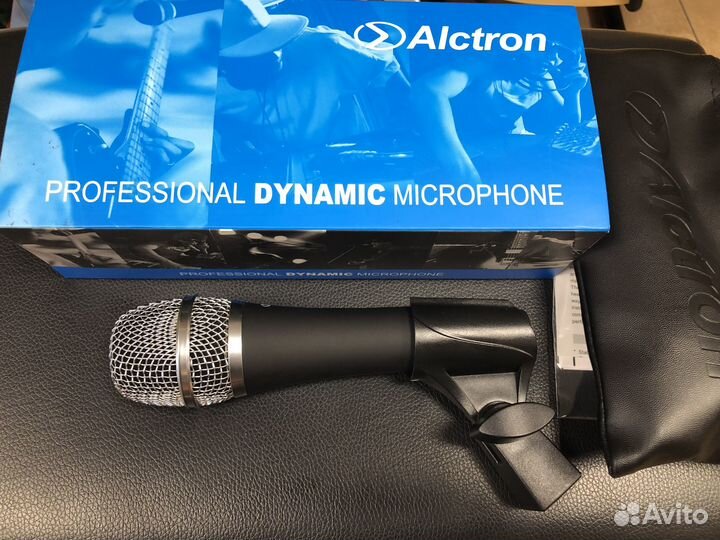 Микрофон динамический, вокальный Alctron