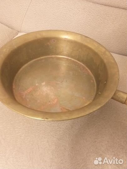 Медный таз с ручкой