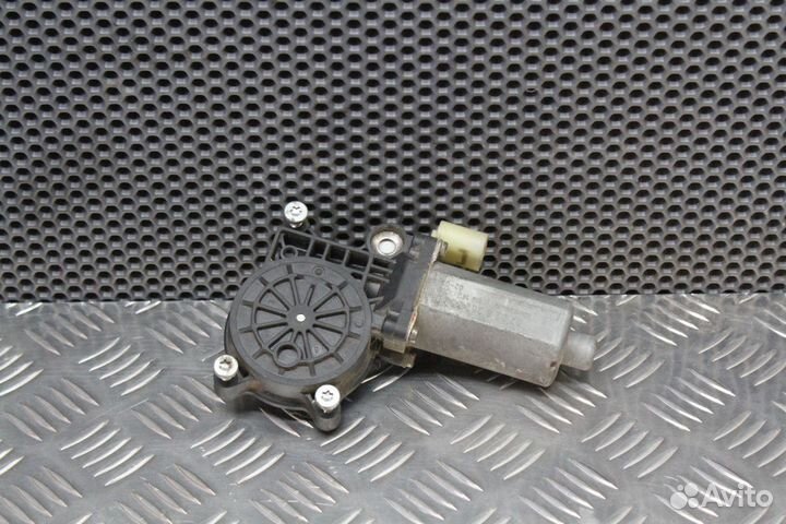 Моторчик стеклоподъемника перед / зад BMW X5 E53