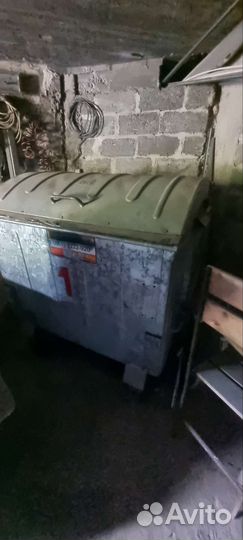 Мусорный контейнер