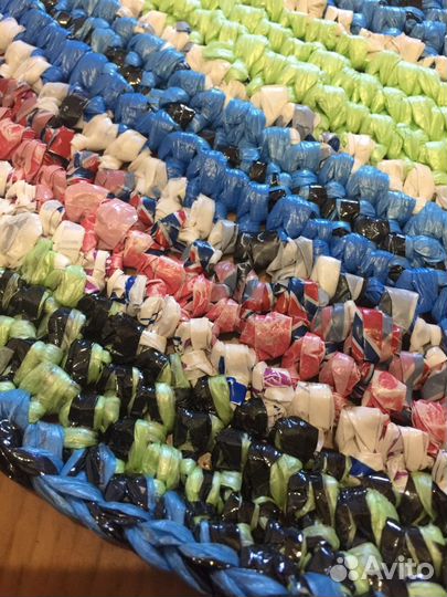 Коврик уруглый вязанный