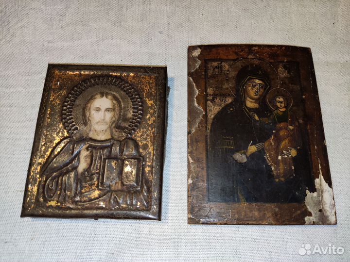 Икона Иисуса Христа и икона Богородицы