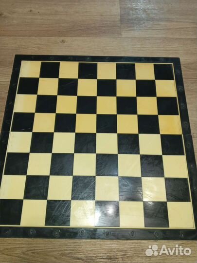 Шахматная доска фигуры в подарок