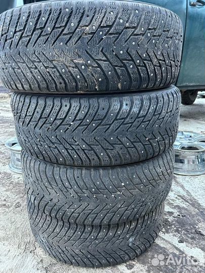 Nokian Tyres Hakkapeliitta 8 215/60 R16