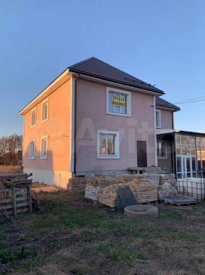 Таунхаус 190 м² на участке 10 сот.