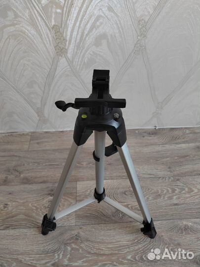 Мольберт тринога