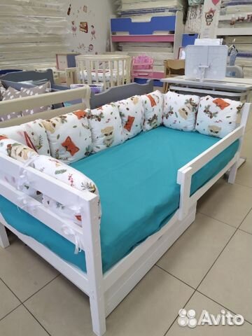 Кровать из массива