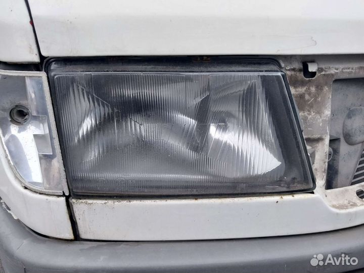 Фара правая Mercedes Sprinter W901