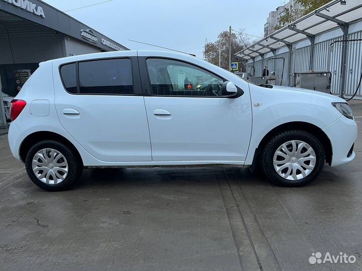 Renault Sandero 1.6 AT, 2015, 152 450 км