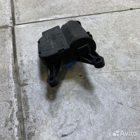 Сервопривод заслонок печки Skoda Octavia A5 1Z- 20