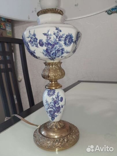 Старинная настольная лампа