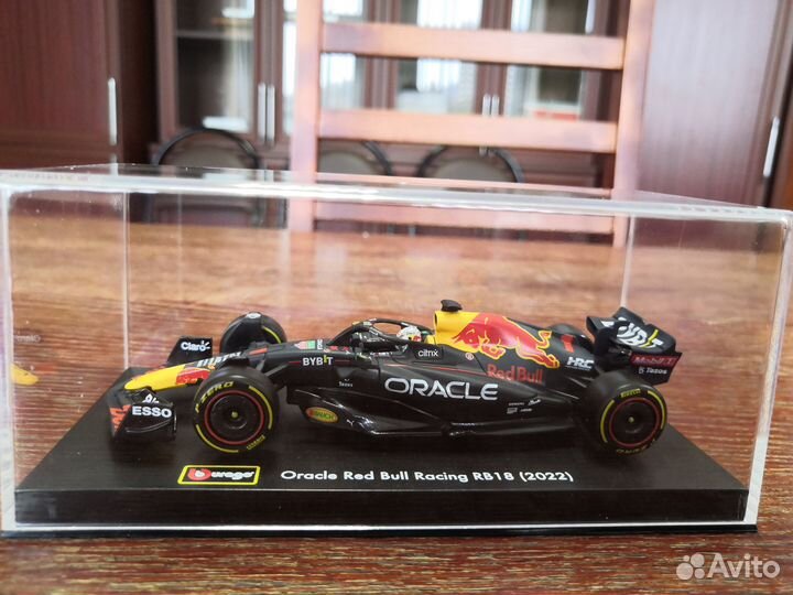 Модель formula 1 Red Bull RB18 2022 1 43 Bburago