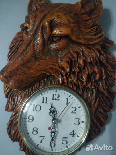 Часы -волк