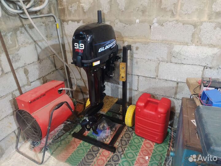 Продам лодку гладиатор 380 с мотором