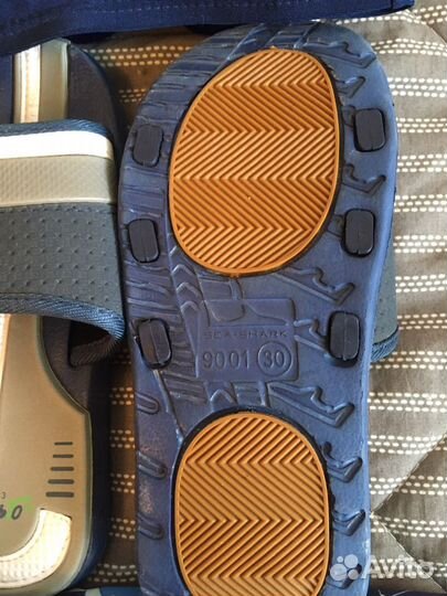 Плавки, шапочка, очки, сланцы