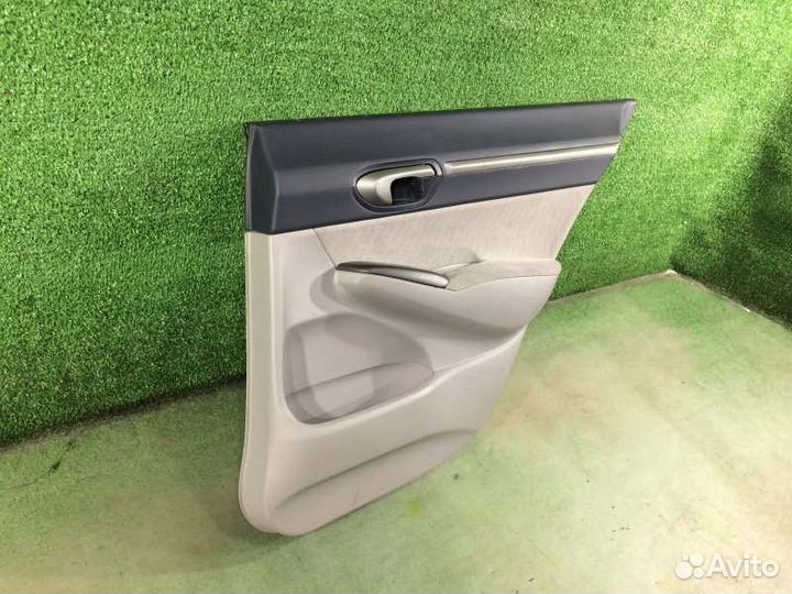 Обшивка двери задняя правая Honda Civic FD1 R18A