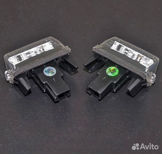 Плафон освещения номерного знака задний Toyota