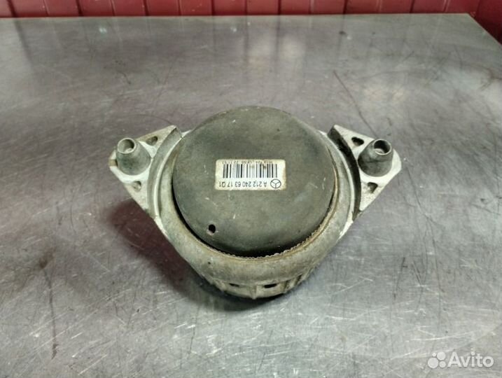 Подушка крепления двигателя Mercedes E-Class A207