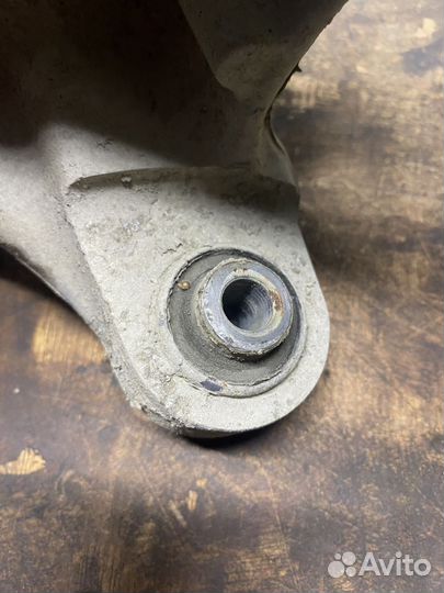 Опора амортизатора передняя правая Peugeot 407