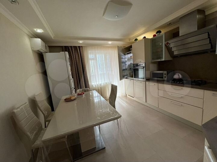 3-к. квартира, 107 м², 2/7 эт.