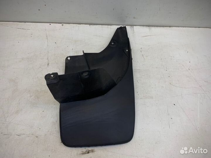 Брызговик задний правый Toyota Land Cruiser Prado