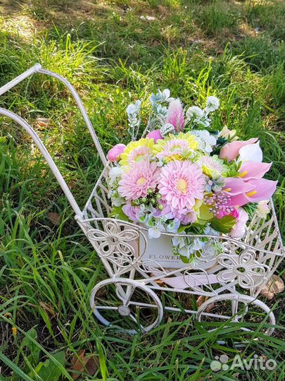 Декоративная кованая тележка