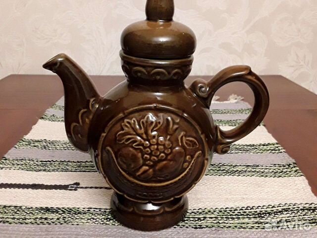 Керамические чайники разные