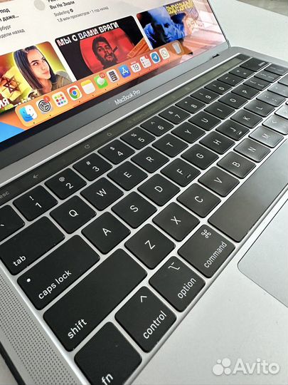 Apple MacBook Pro 13 2019 touchbar