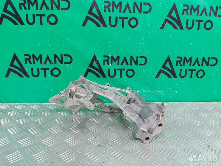 Кронштейн фары правый Mercedes C-Class W205