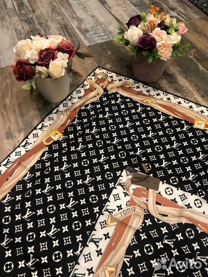 Шелковый платок Louis Vuitton белый с черным