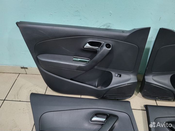 Обшивка двери комплект Volkswagen Polo 5