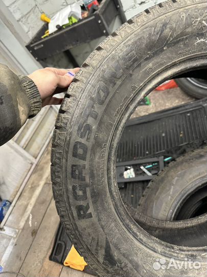 Roadstone Winguard WinSpike 215/65 R16