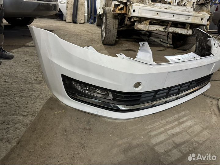 Бампер передний volkswagen polo рестайлинг