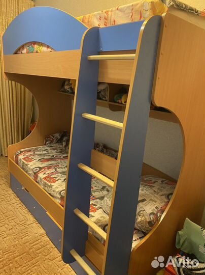Кровать двухъярусная