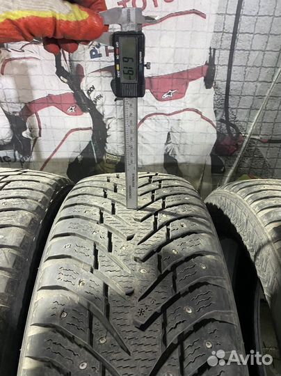 Nokian Tyres Hakkapeliitta 8 SUV 235/55 R20 102T