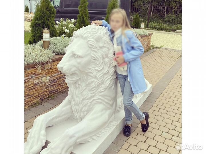 Статуя Сторожевой Лев Императора