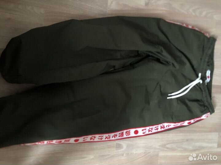 Брюки unaffected цвета хаки