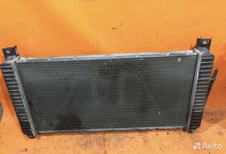 Радиатор двс gmc yukon gmt820