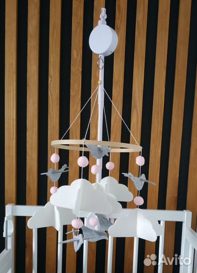 Мобиль на кроватку из фетра