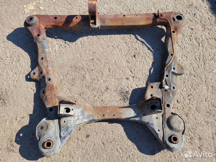 Подрамник передний на HighLander XU20