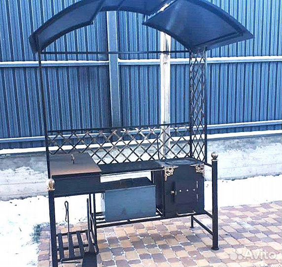 Мангал с крышей