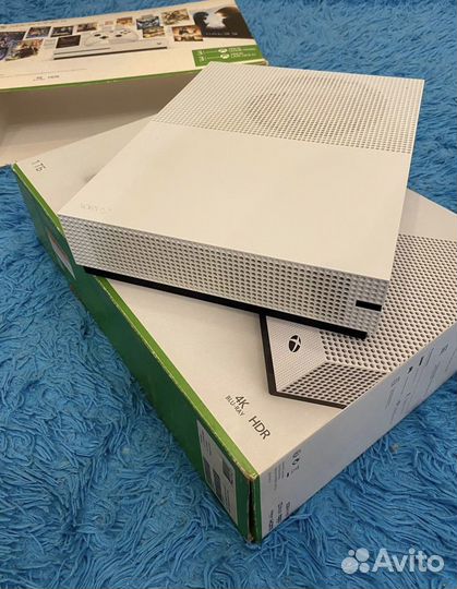 Консоль Xbox One S 1tb