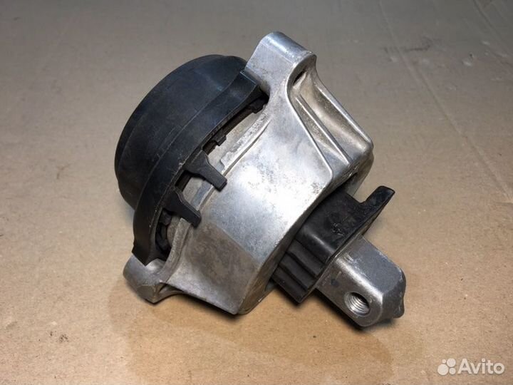 Подушка крепления двигателя передняя правая Bmw 5