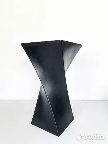 Уличный вазон/декоративная ваза 