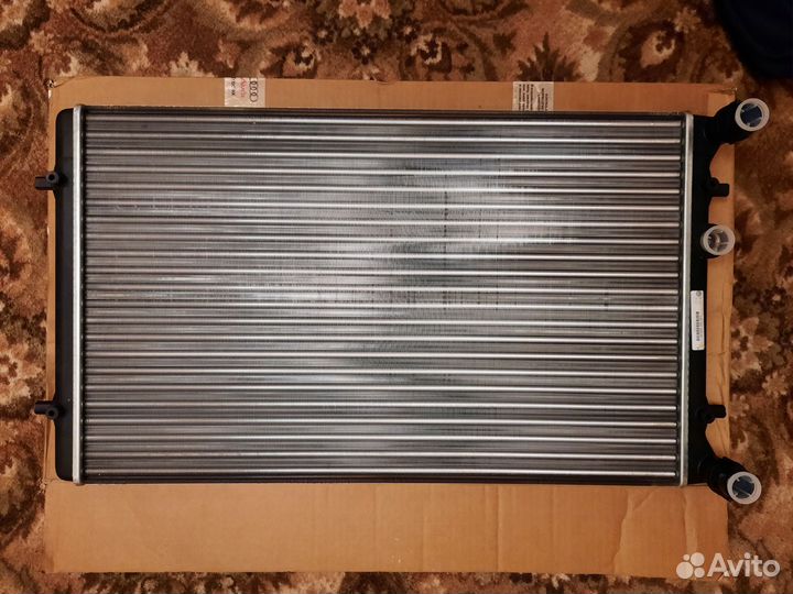 Радиатор охлаждения Гольф 4